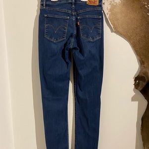 Levi’s Classic Mid Rise